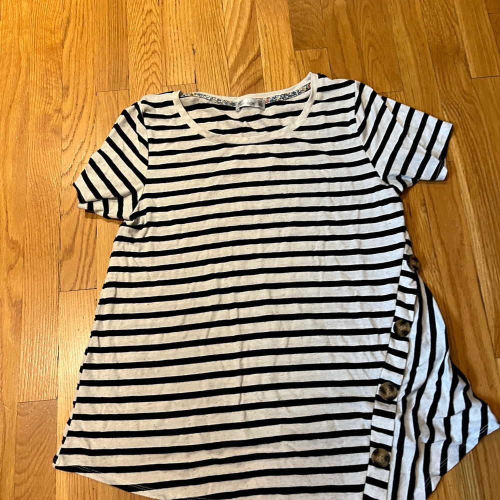 89th & Madison Black and White Striped Short Sleeve Tee